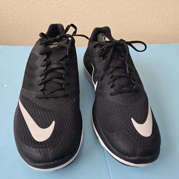 Black and White Nike Sneakers - Picture 11 of 11